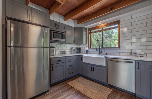 Innsbrook Ski Chalet | The Lake Innisfree Chalet by Innsbrook Vacations!