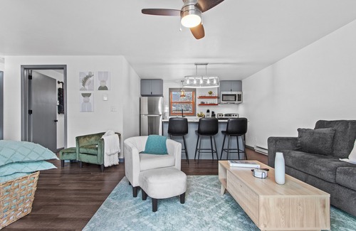 Dyckesville Cottage | The Lake Retreat at Sunset Cottages #8