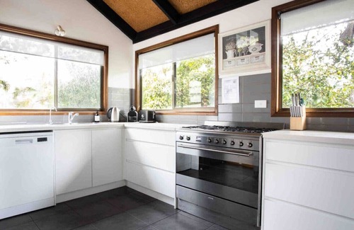 Bogangar House | The Lakefront House - Cabarita Beach