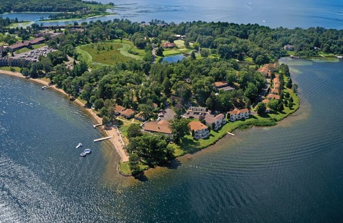 East Gull Lake House | The Lakehouse at Madden's