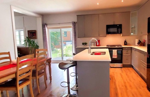 Val-des-Monts Cottage | The Lakehouse on Lac McGregor
