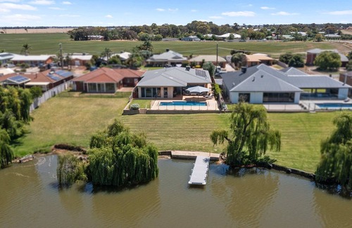 Yarrawonga House | The Lakehouse on Rosemary