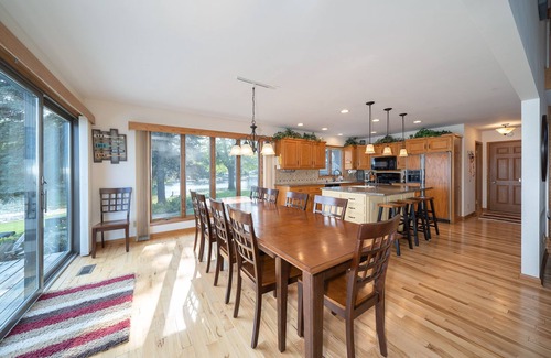 Mears Cottage | The Lakehouse on Upper Silver Lake - 190' Lakefront!