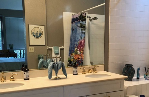 San Ramon Condo | The Lakes at Canyon Lakes, gated community, 2 bedroom, 2 bathroom condo.
