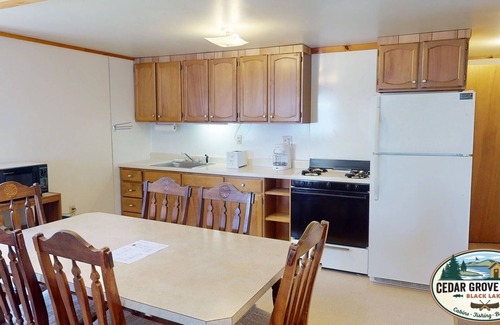 Brier Hill Cabin | The Lakeview at Cedar Grove Camps