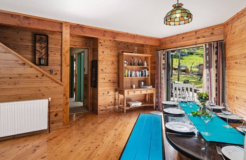 Lake Tarawera Cottage | THE LAKEVIEW CHALET - LAKE TARAWERA HOLIDAY HOME in Oneroa