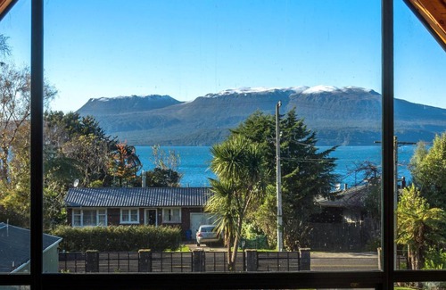 Lake Tarawera House | The Lakeview Chalet - Lake Tarawera Holiday Home