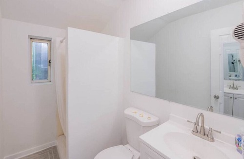Spring Grove House | The Lakeview Place Boutique Hotel Unit #6