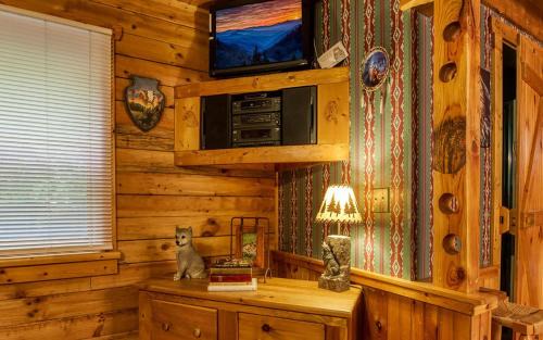 Sevierville Villa | The Lakota Wolf Cabin