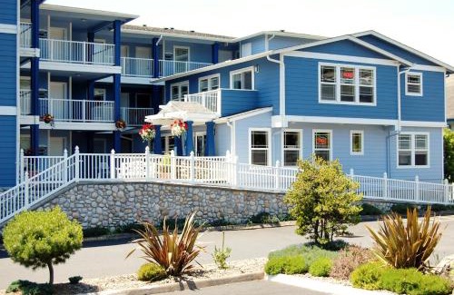 Historic Bayfront Hotel | The Landing at Newport Condominium Hotel