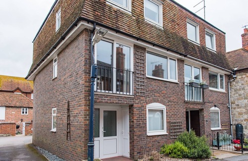 Hythe House | The Landing by Bloom Stays - ideal for families, close to beach and town centre