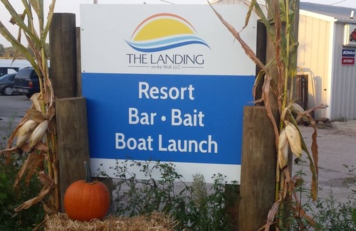 Winneconne Hotel | The Landing on the Wolf