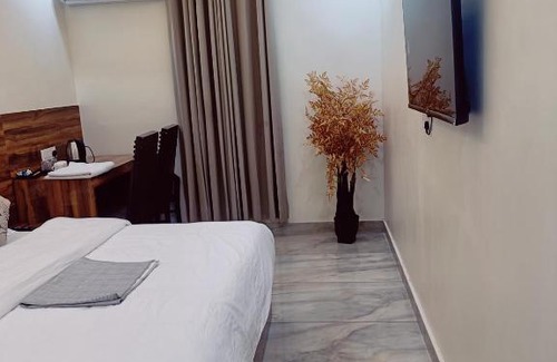 Rohtak Hotel | The Landlord Hotel