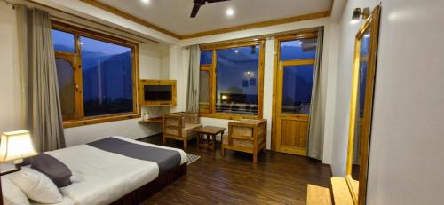 Naggar Hotel | THE LANDSBY COTTAGES