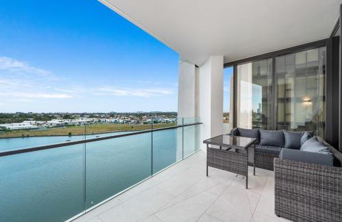 Mermaid Waters Apartment | The Lanes 5 Star Luxury