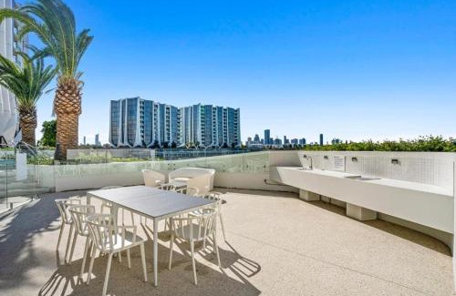 Mermaid Waters Apartment | The Lanes A life of Luxury.