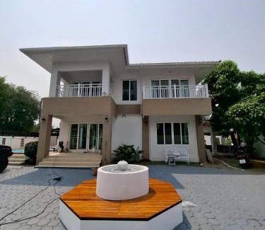 Nong Phueng Villa | The Lanna Lagoon เดอะลานนา ลากูน
