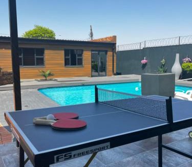 Greater Johannesburg Metropolitan Area House | The Lantern Luxe Retreat