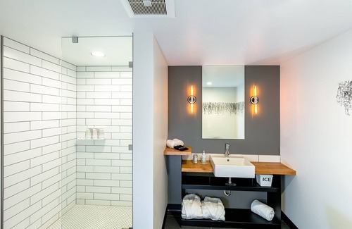 Downtown Bozeman Hotel | The LARK Bozeman