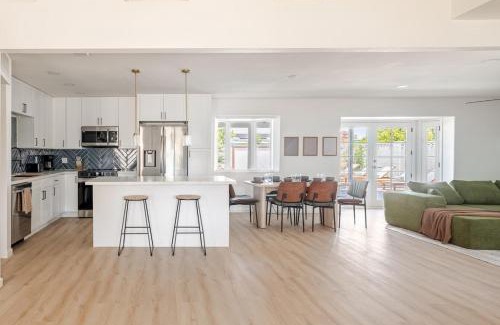 New Papago Parkway House | The Lavish Downtown Oasis