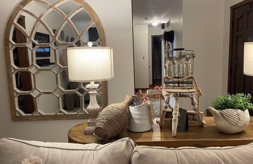 Hutchinson House | The Lazy Cow Inn Sleeps 9+