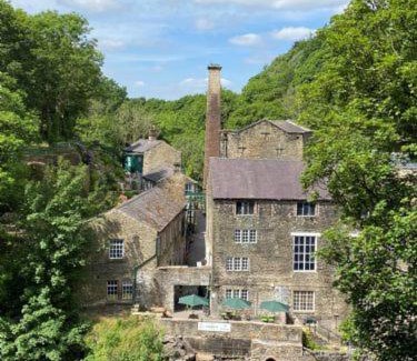 New Mills House | The Lean-To House