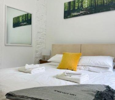 New Mills House | The Lean-To House