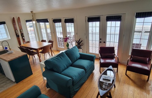 Alexandria Bay House | The Ledges Resort and Marina, Lighthouse