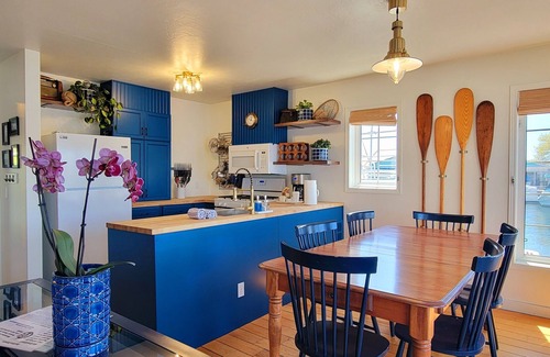 Alexandria Bay House | The Ledges Resort and Marina, Harbor House
