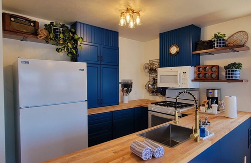 Alexandria Bay House | The Ledges Resort and Marina, Harbor House