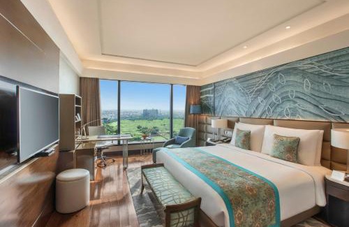 Delhi Hotel | The Leela Ambience Convention Hotel Delhi