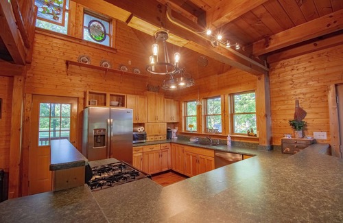 Wayland Cabin | The Legacy Luxury Cabin- Lake Milton Sleeps 21, Hot Tub- 399 a night if 4 booked