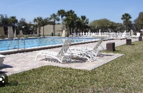 Carrollwood Apartment | The Less Is More House (Plantation Area)(Big Pool)(9Min from TPA)