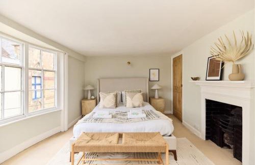 Lewes House | The Lewes Place - Contemporary 3BDR House with Patio