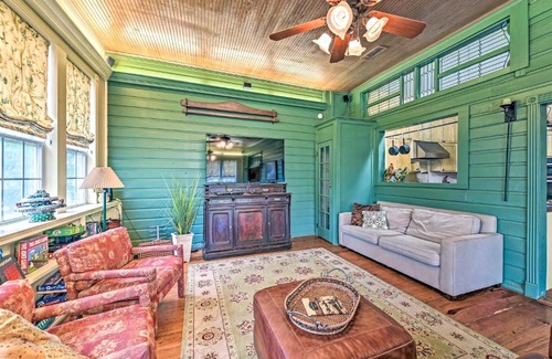 Glen Rose House | The Lilly House Historic Glen Rose Home with Porch!
