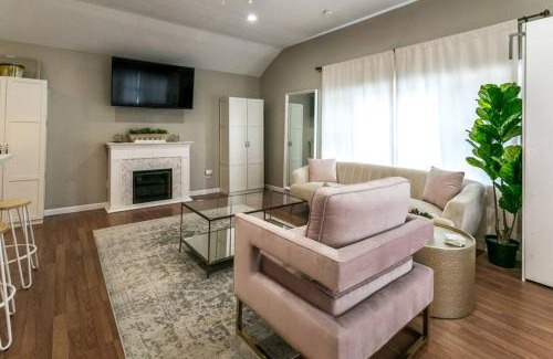 Sylvan Beach Apartment | The Lilly Pad-Luxury in Sylvan Beach
