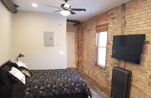 Helper House | The Lincoln Hotel - Suite 2