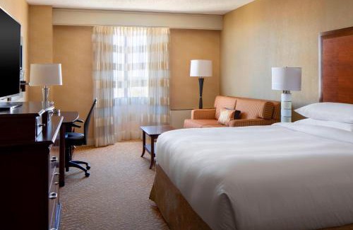 Downtown Lincoln Hotel | The Lincoln Marriott Cornhusker Hotel