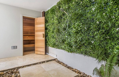 Port Macquarie House | The Links retreat at Lighthouse Beach