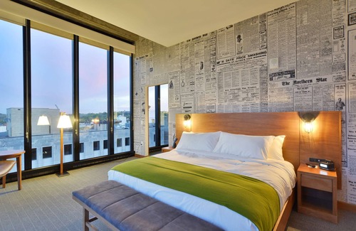 Downtown Eau Claire Hotel | The Lismore Eau Claire - a DoubleTree by Hilton