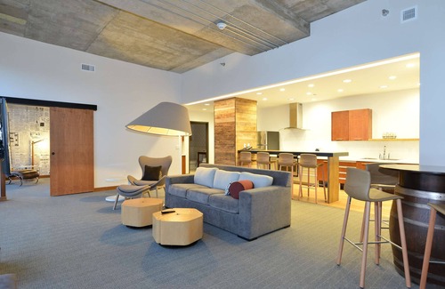 Downtown Eau Claire Hotel | The Lismore Eau Claire - a DoubleTree by Hilton
