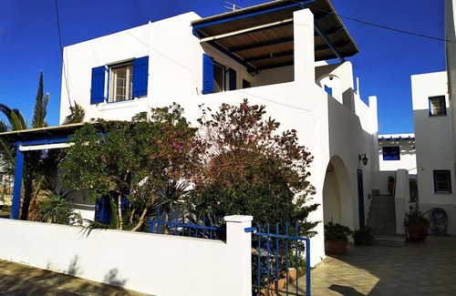 Avlemonas Apartment | The Little Blue