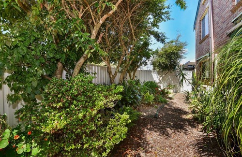 Bateau Bay House | The Little Buddha Retreat