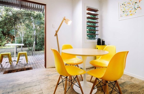Nelly Bay House | The Little Bush Hut, Nelly Bay