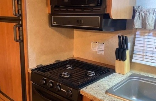 Dandridge RV Rental | The Little Dipper is an adorable & cozy camper located in charming Dandridge TN