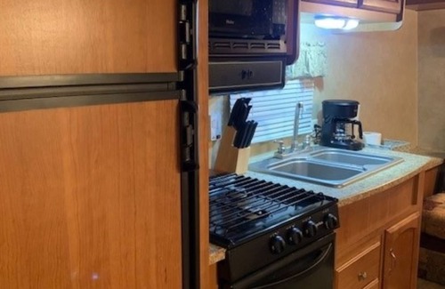 Dandridge RV Rental | The Little Dipper is an adorable & cozy camper located in charming Dandridge TN