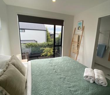 Saint Albans Villa | The little Gem at Merivale -1km to Central city
