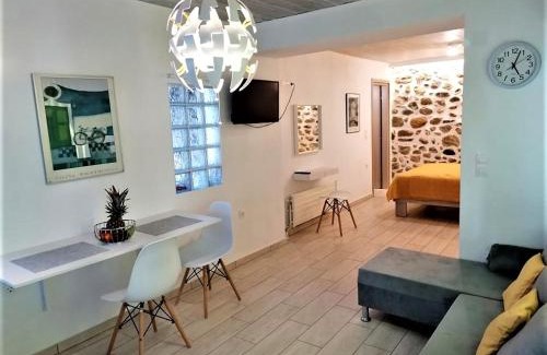 Kastraki Apartment | The Little Gem Under The Rocks 2