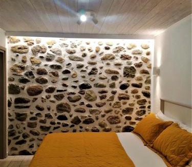 Kastraki Apartment | The Little Gem Under The Rocks 2