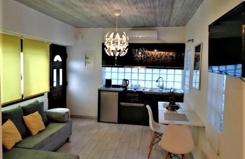 Kastraki Apartment | The Little Gem Under The Rocks 2